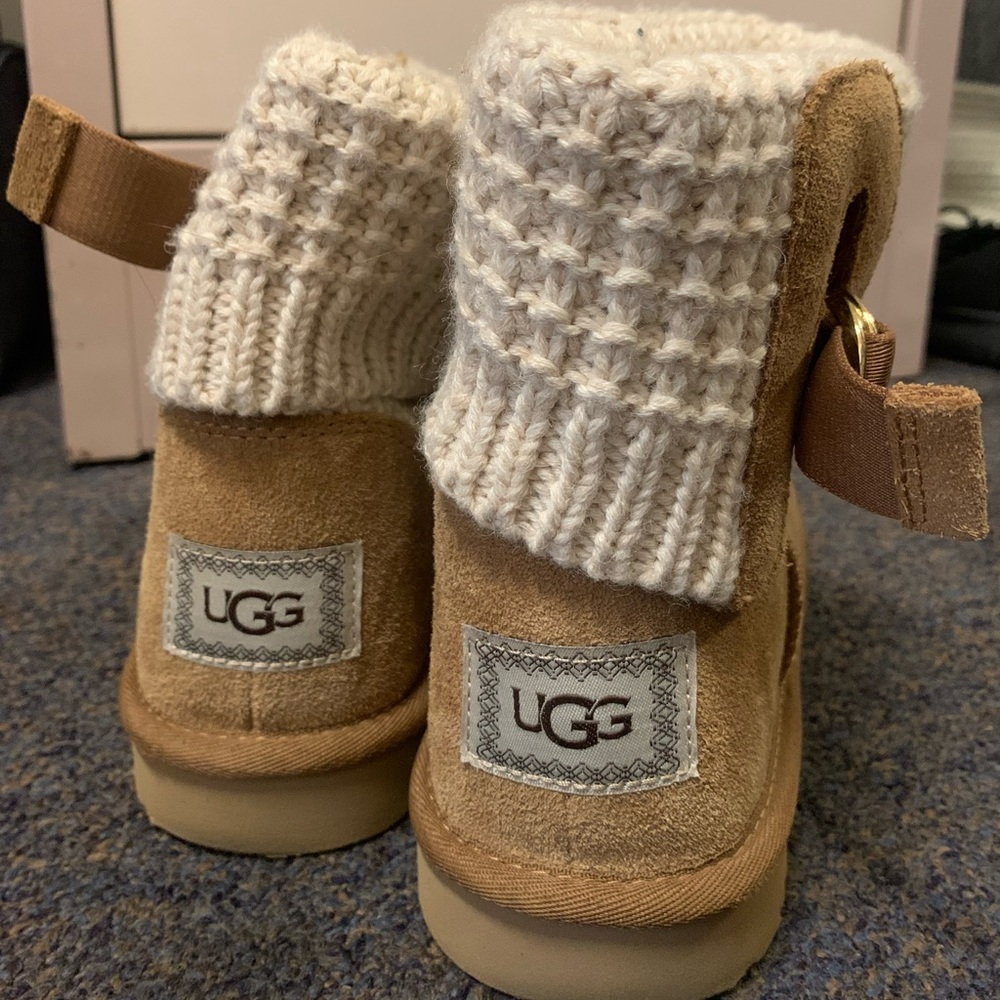 UGGS